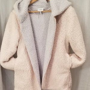 UO Carmella Reversible Hooded Teddy Jacket (XS/S)